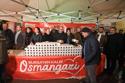 Bursa Osmangazi Belediye Başkanı Aydın, Berat Kandili’nde vatandaşlarla buluştu