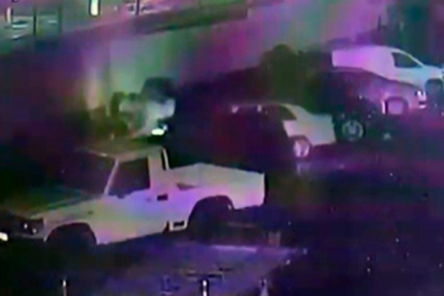 İstanbul'da ısınmak için yaktığı ateş 5 aracı küle çevirdi