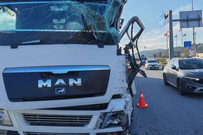 Manisa Kırkağaç’ta iki tır çarpıştı: 1 yaralı