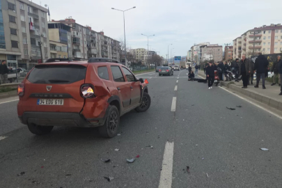 Bursa'da otomobille motosiklet çarpıştı: 2 yaralı