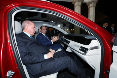 Cumhurbaşkanı Erdoğan, Mısır lideri Sisi'ye Togg hediye etti