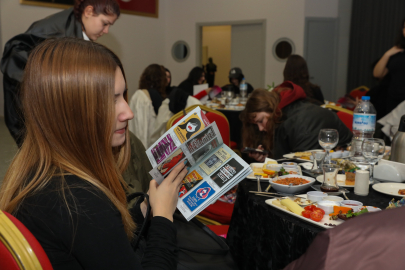 Bursa'da şiddetsiz yaşama dijital sergiyle dikkat çektiler