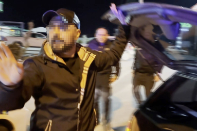 Aksaray'da direksiyon başında alkollü yakalandı, polise "Problemli olan sizsiniz" dedi