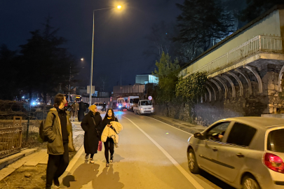 Bursa'da heyelan: Tophane-Muradiye yolu ulaşıma kapandı