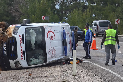 Muğla Fethiye-Korkuteli karayolunda ambulans kazası: 1 yaralı