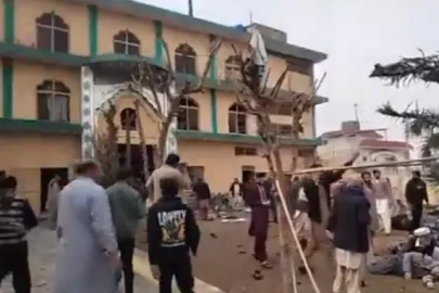 Pakistan’da bir camide patlama: En az 10 ölü