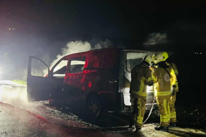 Bursa’da seyir halindeki araç alevlere teslim oldu