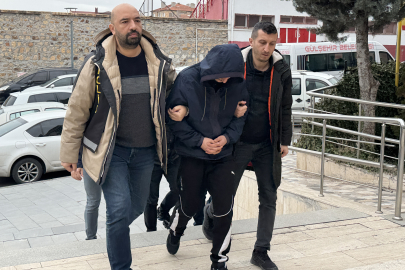 Emekli doktorun 650 bin 500 dolarını dolandıran şüpheliler yakalandı! Bursa detayı dikkat çekti...