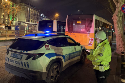İstanbul'da İETT otobüsünün çarptığı yaya yaralandı
