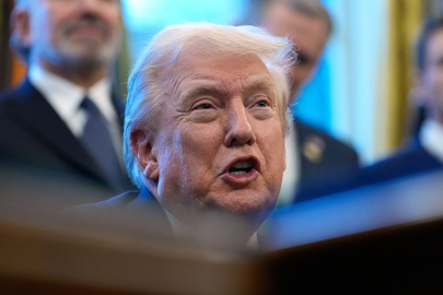 Tüm dünyayı etkileyecek İran kararı! Donald Trump imzaladı: Yüzde 25 ek gümrük vergisi ödeyecekler