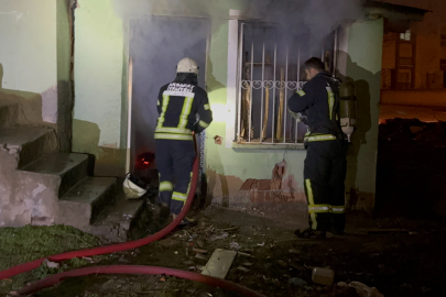 Aksaray’da müstakil ev alev alev yandı
