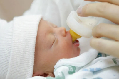 Bebek mamalarının içinde 'Cerulide' toksini tespit edildi! Danone'ye ait Aptamil ürünü toplatılıyor