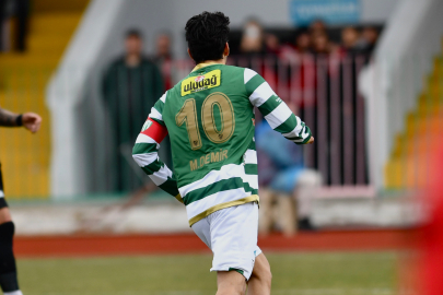 Bursaspor’un golcüsü Muhammet Demir 100’ler kulübünde!