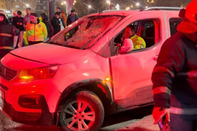 Gaziantep’te iki araç kafa kafaya çarpıştı