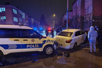 Kayseri’de polis aracı ile otomobil çarpıştı: 1 yaralı