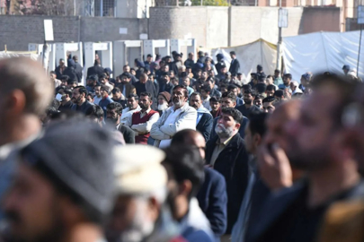 Pakistan'da cuma namazı sırasında düzenlenen saldırıyı IŞİD bağlantılı grup üstlendi