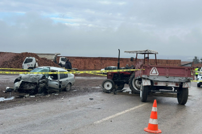 Çorum’da traktör otomobille çarpıştı: 1 ölü, 2 yaralı