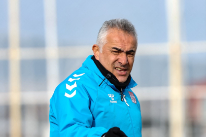 Sivasspor’da Mehmet Altıparmak ile yollar ayrıldı