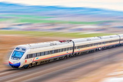 Bakan Uraloğlu’ndan o şehir için haber geldi: Hızlı tren ile adeta dünyaya açılacak!