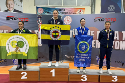 Bursa Büyükşehir Belediyesporlu Özge Yılmaz Türkiye üçüncüsü oldu