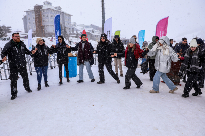 Bursa'da Uludağ zirvesinde gençlik buluşması