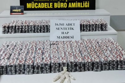 Konya polisinden zehir sevkiyatına darbe: Binlerce hap ele geçirildi