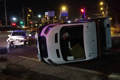 Malatya'da otomobil ile çarpışan kamyonet devrildi: 1 yaralı