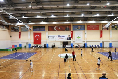 Bursa Osmangazi'de badminton heyecanı zirveye taştı