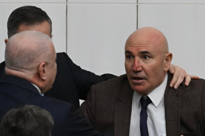 CHP’li Mahmut Tanal TBMM'de yaşanan kavga sonrası hastaneye kaldırıldı