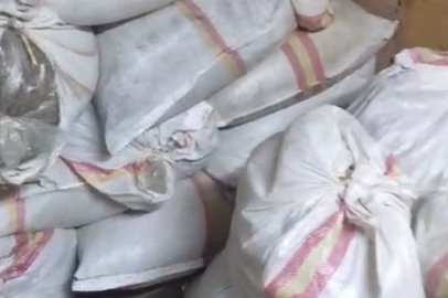 İstanbul Arnavutköy'de depoya baskın: 1 ton kaçak tütün ele geçirildi, 1 gözaltı