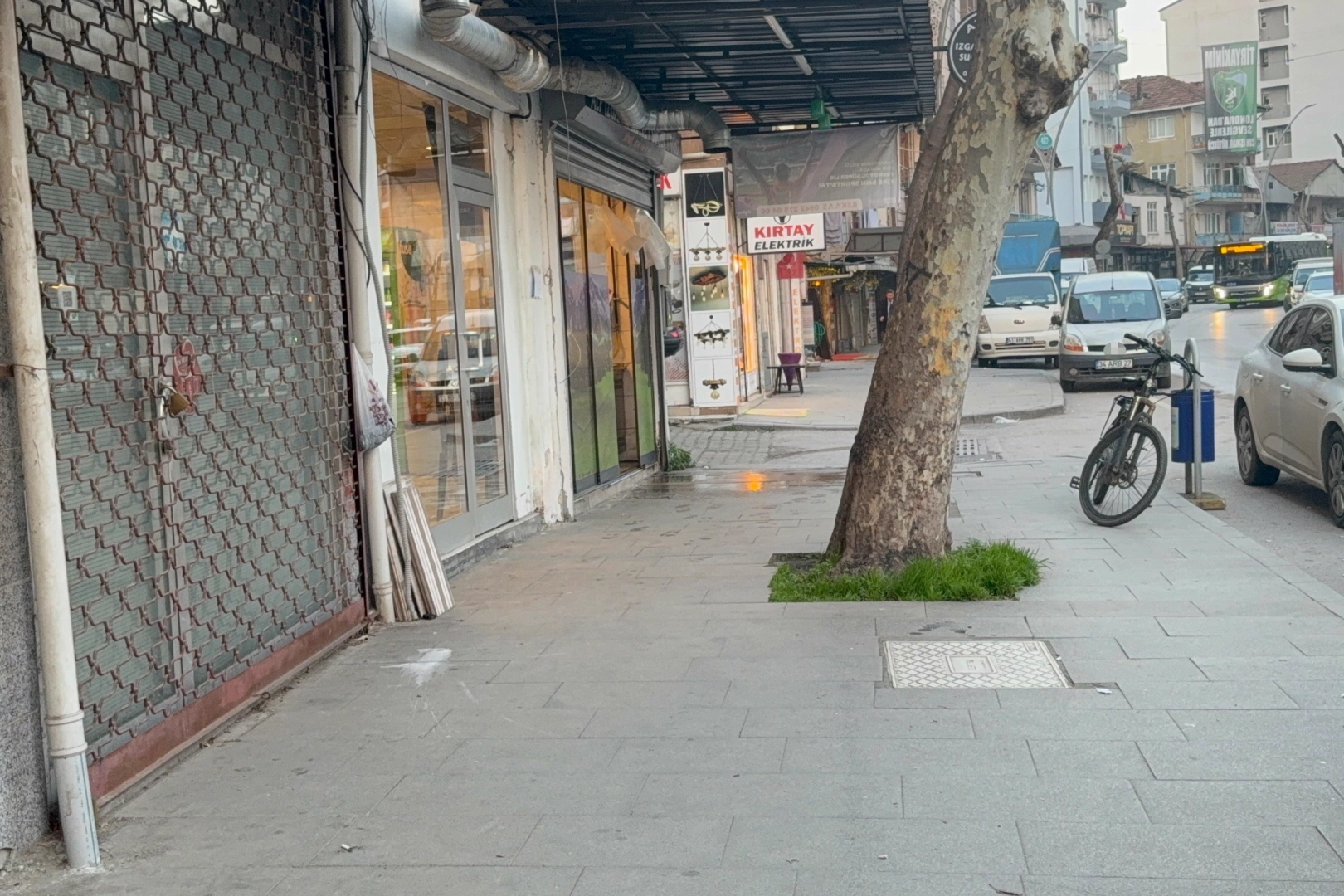 Kocaeli'de çay ocağına pompalı tüfekle ateş açıldı, 2 kişi yaralandı