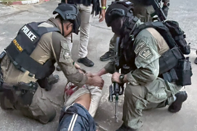 Tayland'da okulda rehine krizi: 18 yaşındaki silahlı saldırgan 2 kişiyi yaraladı