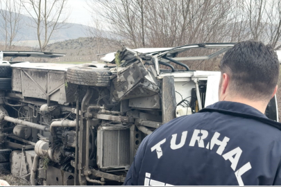 Tokat'ta öğrenci servisi otomobille çarpıştı: 6 öğrenci yaralandı