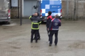 Adıyaman'da valilik binasına çıkarak intihar teşebbüsünde bulunan şahıs ikna edildi