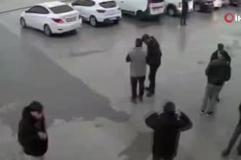 Ankara'da araç muayene istasyonunda polis memurunun darbedilmesine ait yeni görüntüler ortaya çıktı