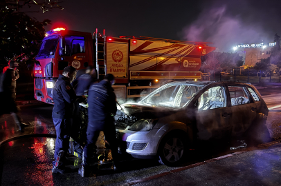 Antalya'da 2 aracı ateşe veren şüpheli yakalandı