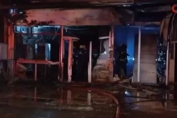 Bursa'da dükkan alev alev yandı! Kullanılamaz hale geldi...