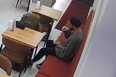 Elazığ'da sipariş ettiği dürümün içerisine sakalının kıllarını koydu