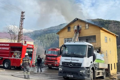 Kastamonu'da kköy evinin çatı katında çıkan yangın söndürüldü