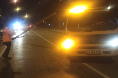 Konya'da şiddetli rüzgar çatıları uçurdu