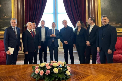 Başkan Bozbey Avrupa'da tarihi kent modelini inceledi