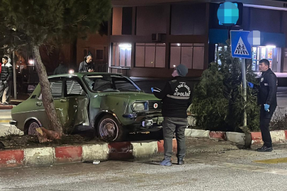 Burdur'da otomobil yayalara çarptı: 3 yaralı