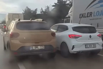 Bursa'da sürücülerinin 'şerit' kavgası!