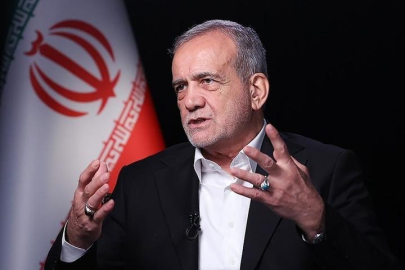 İran Cumhurbaşkanı Pezeşkiyan, ülkedeki internet yasaklarını eleştirdi