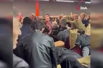 Bursa'da izdiham! 100 TL’lik indirim için birbirlerini ezdiler...