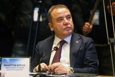 Muhittin Böcek hastaneye kaldırıldı