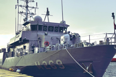 'TCG Anamur' mayın avlama gemisi NATO görevi için Yunanistan'da