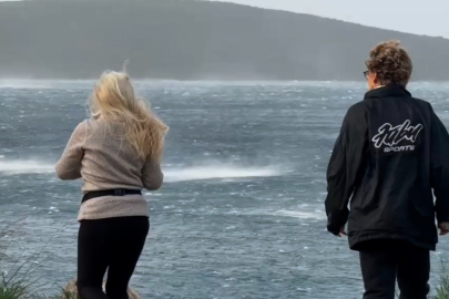 Bodrum'da fırtınada deniz ortasındaki doğa olayı görenleri şaşırttı