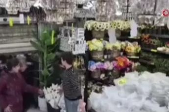 Bursa'da indirim izdihamı! Kadınlar değil erkekler de...