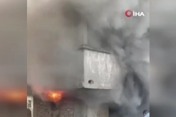 Bursa'da metruk bina alev alev yandı!